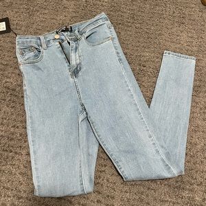 Light blue washed skinny jeans